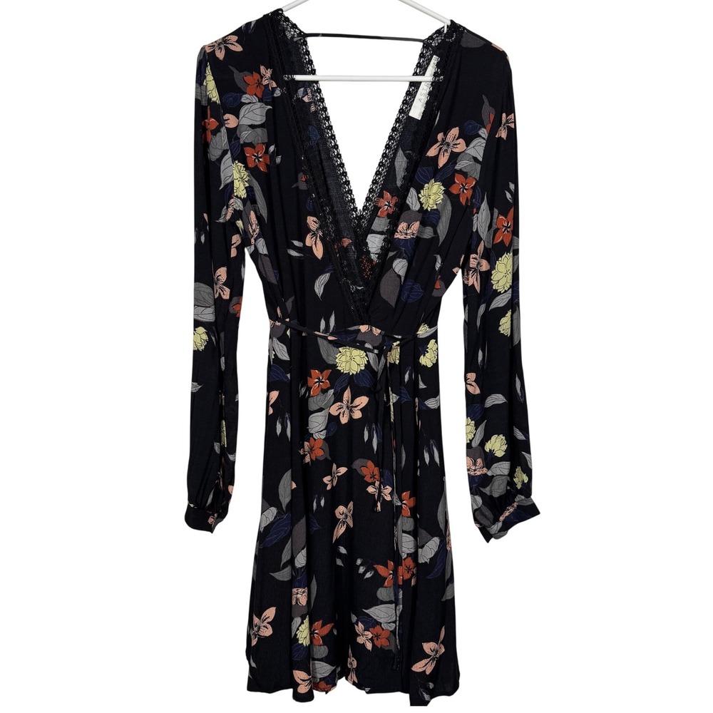 ASTR The Label Floral Long Sleeve V-Neck‎ Wrap Dress Black Sz M Valentine's Day